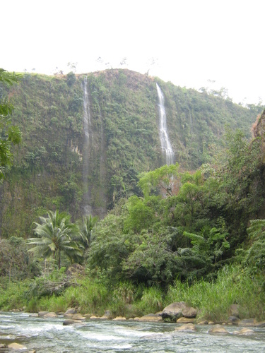 Lungobon Falls