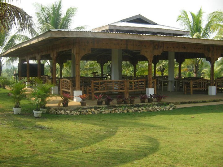 Macabaya Picnic Farm
