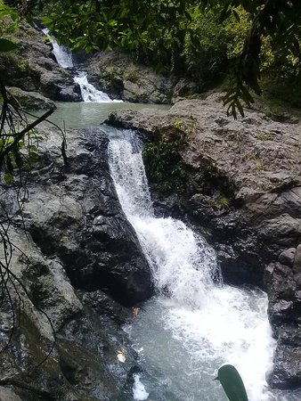 Pangabit-kabiton Falls