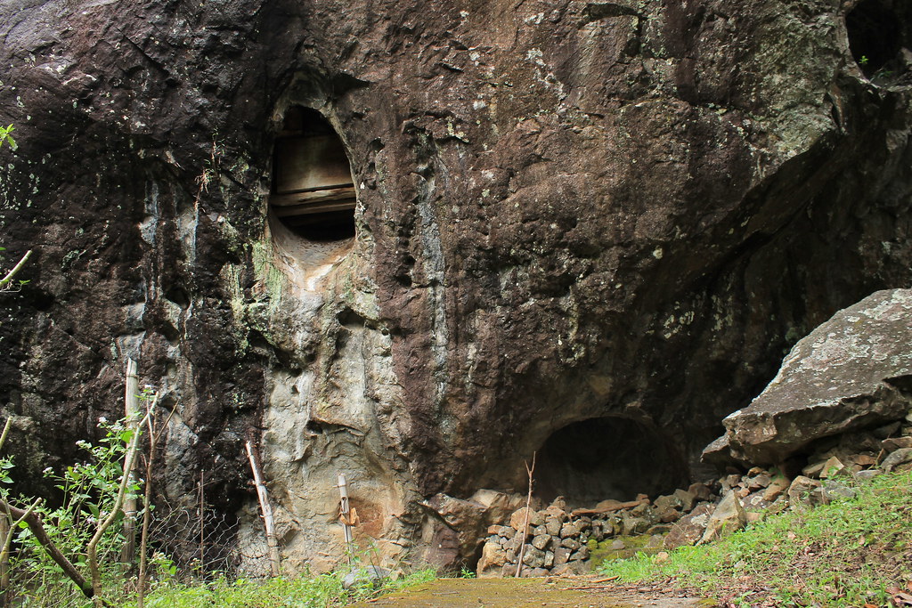 Tinongchol Burial Rock